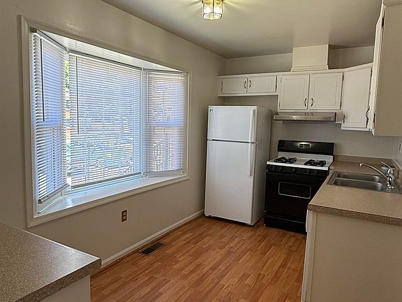 2nd image of 2709 Newton Ct