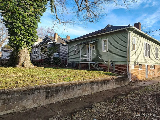 330 Marshall Ter — Photo 4