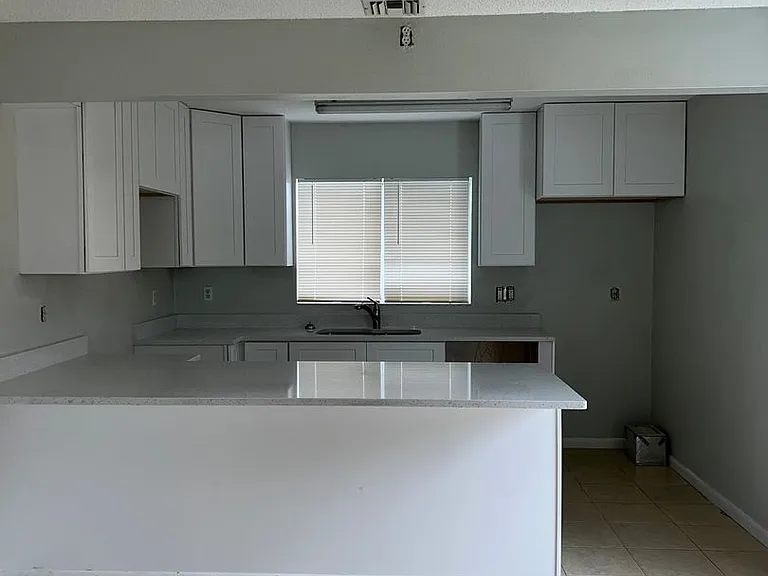 1412 SE 8th Ter — Photo 20