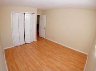 6 Helen Ct, Streamwood, IL 60107