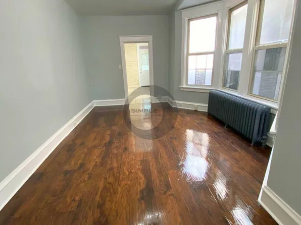 228 N 9th St, Reading, PA 19601