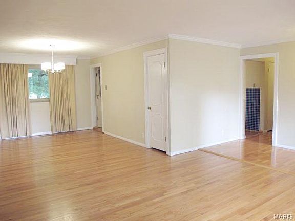 4th image of 718 Villa Capri Ct