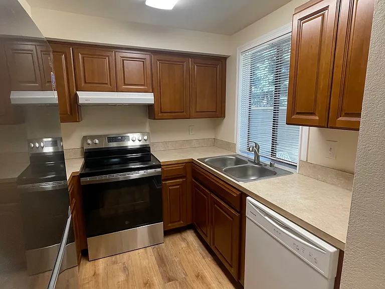 11252 NE 131st Ln — Photo 8