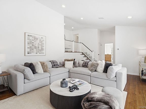 4th image of 201 Dorchester Road