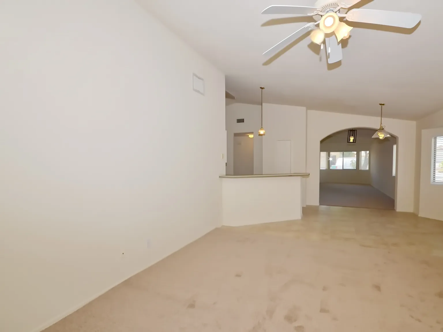 4 bed, 1660 sqft, $2,000 — Photo 3