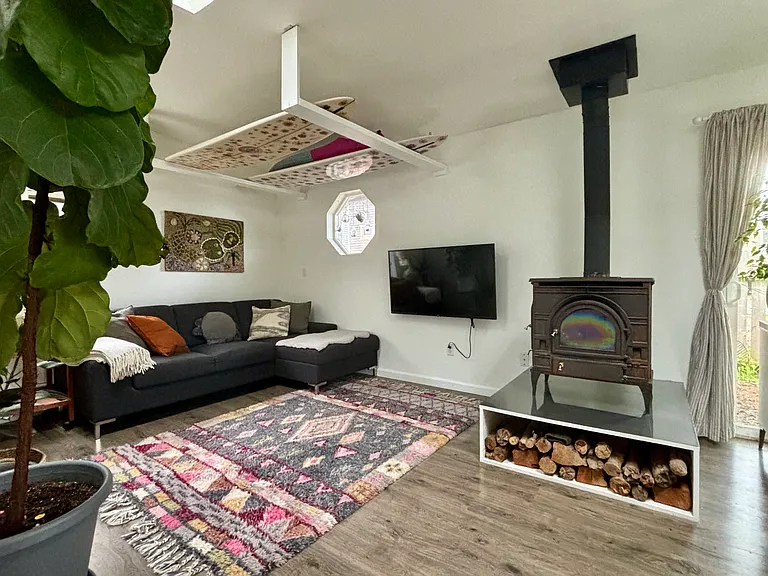 405 S Miller St — Photo 1
