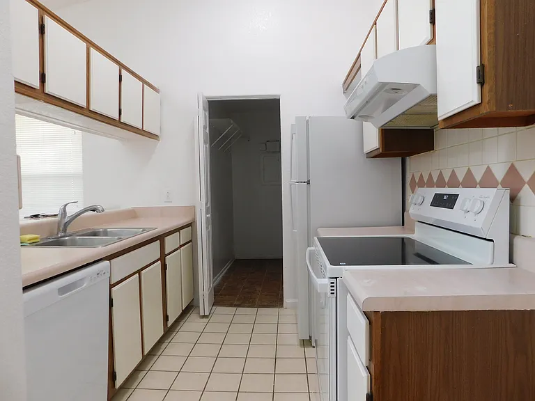 603 Spirit Ct #1 — Photo 6