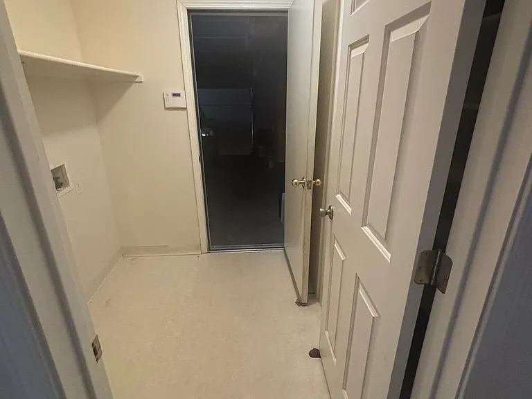 5496 Breeze Ct — Photo 7
