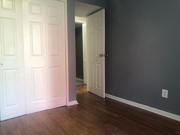 4th image of 560 Bramhall Ave #10F