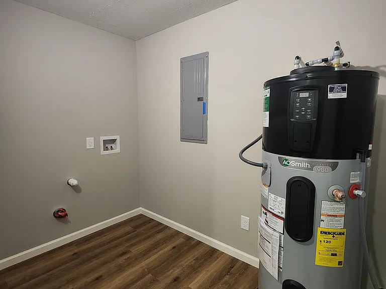 4680 S Grundy Quarles Hwy — Photo 7