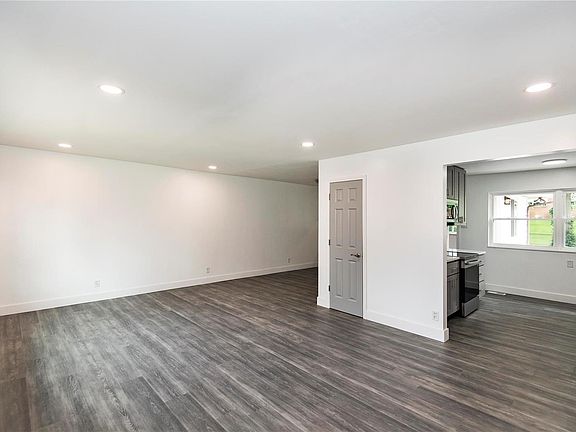 2nd image of 5809 Crossmont Dr