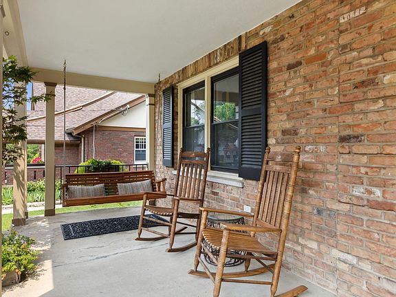 2nd image of 3240 Glengyle Ave