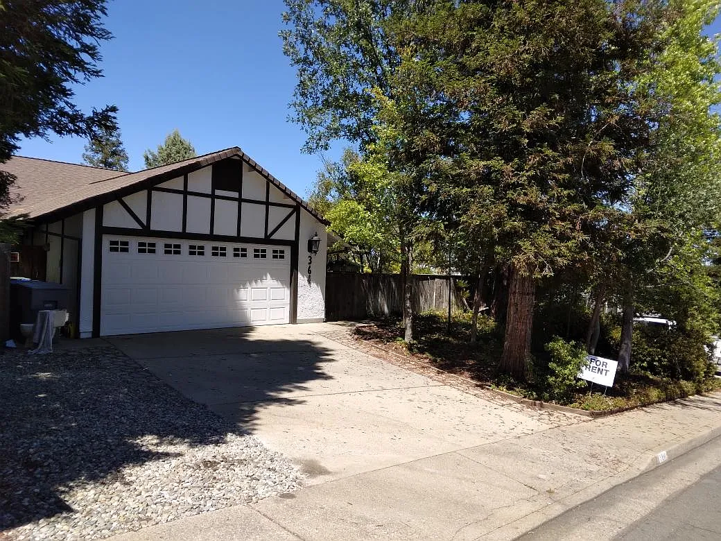 4 bed, 1575 sqft, $2,375 — Photo 2