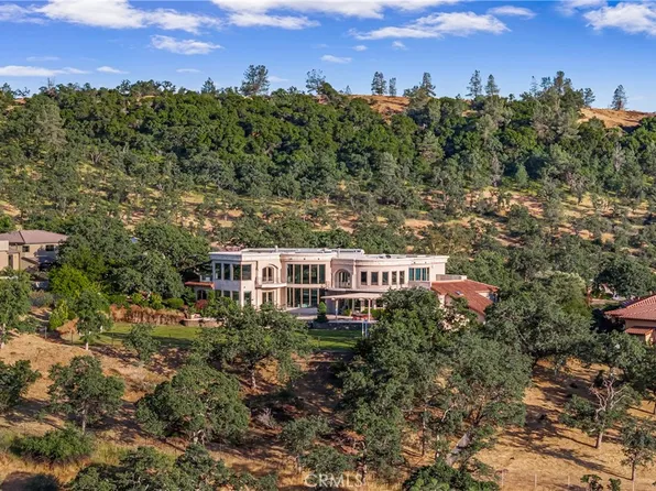 876 Whispering Winds Ln, Chico, CA 95928