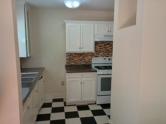3rd image of 716 12th St