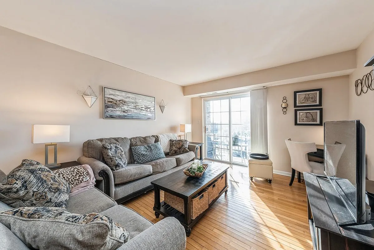 Building Photo - 1611 N Windsor Dr #307