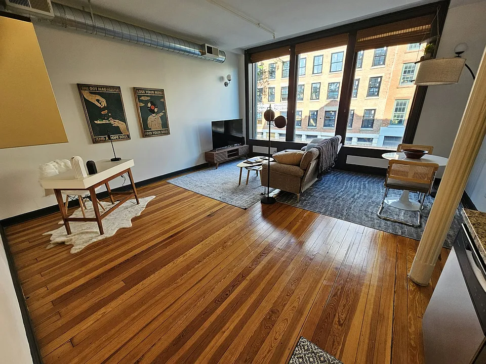 172 River St #204