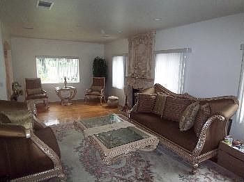 5th image of 1014 E Olive Ave