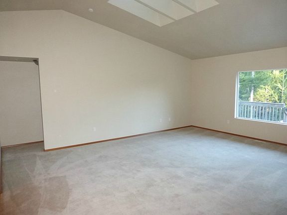 3rd image of 691 E Country Club Dr E