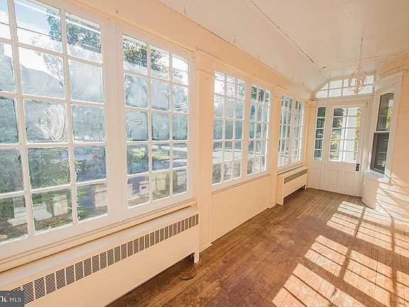 2nd image of 723 Camden Ave