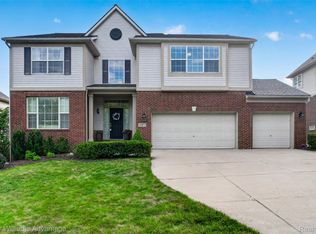 16971 Algonquin Dr, Northville, MI 48168