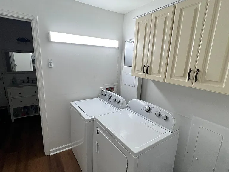 Denise Dr — Photo 2
