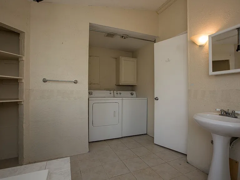 312 Cherry St — Photo 14