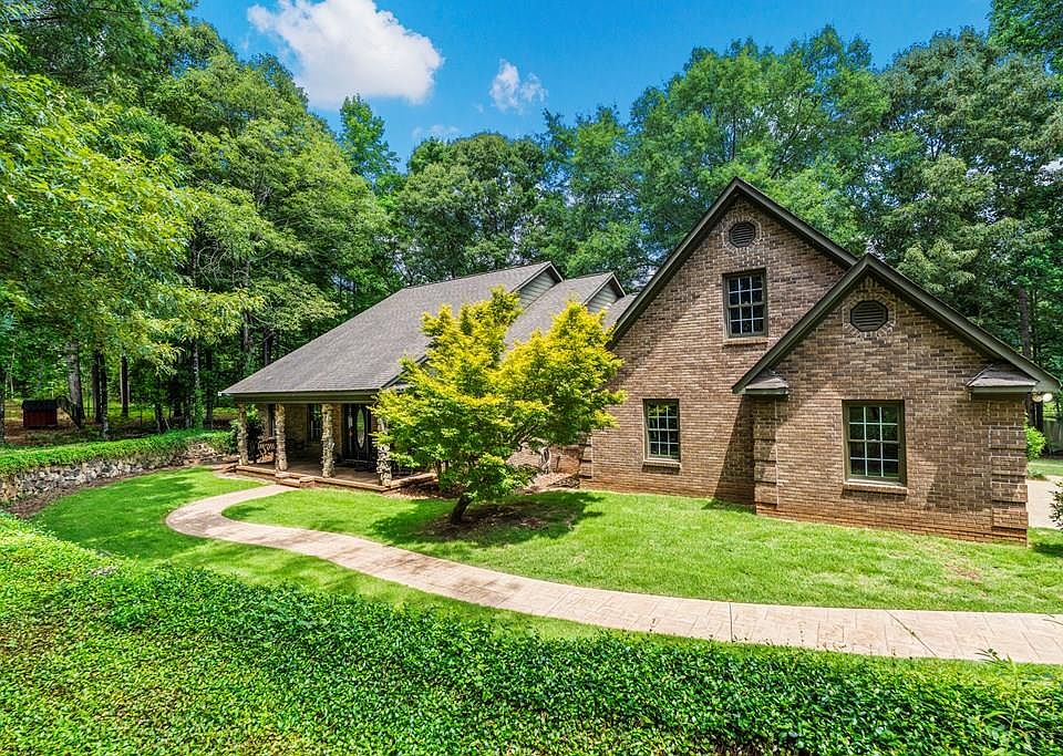 1st image of 877 McKee Rd