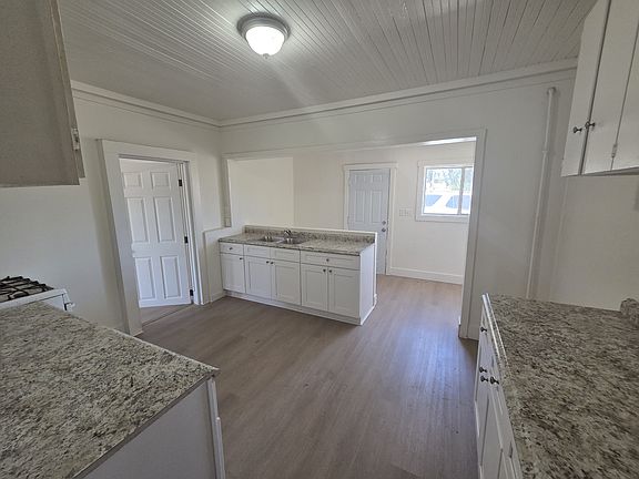 4th image of 501 W 4th Ave