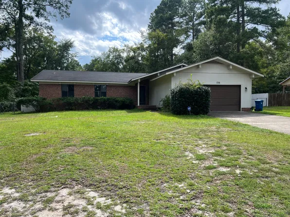 736 Maxine St, Fayetteville, NC 28303