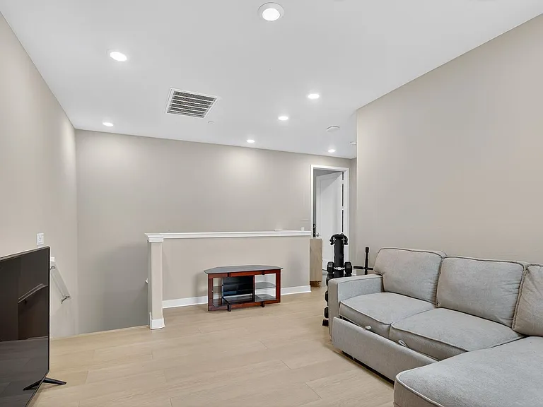 1733 Artemisia Ct — Photo 17