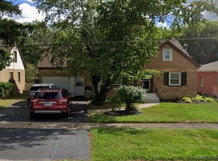 15 Pleasant St, Cheektowaga, NY 14225