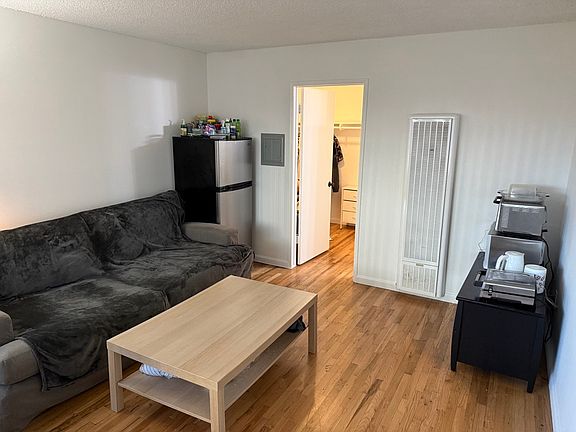 3rd image of 11621 Darlington Ave APT 1