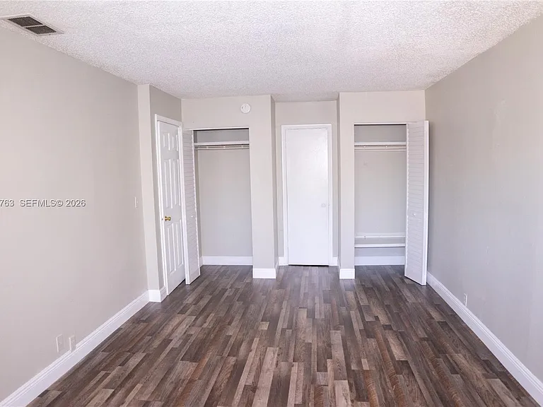 4240 Woodside Dr #4 — Photo 16