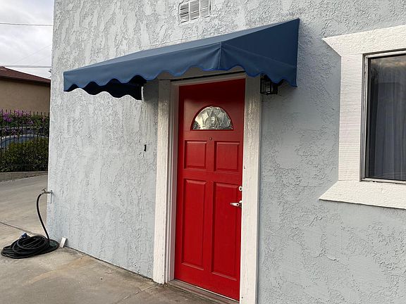 2nd image of 2526 1/2 W Avenue 35