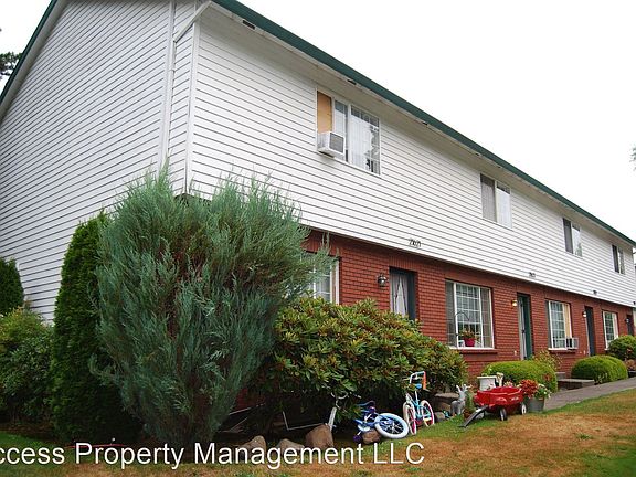 2nd image of 21621 SE Alder St #21625