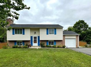 7226 Marr Dr, Warrenton, VA 20187