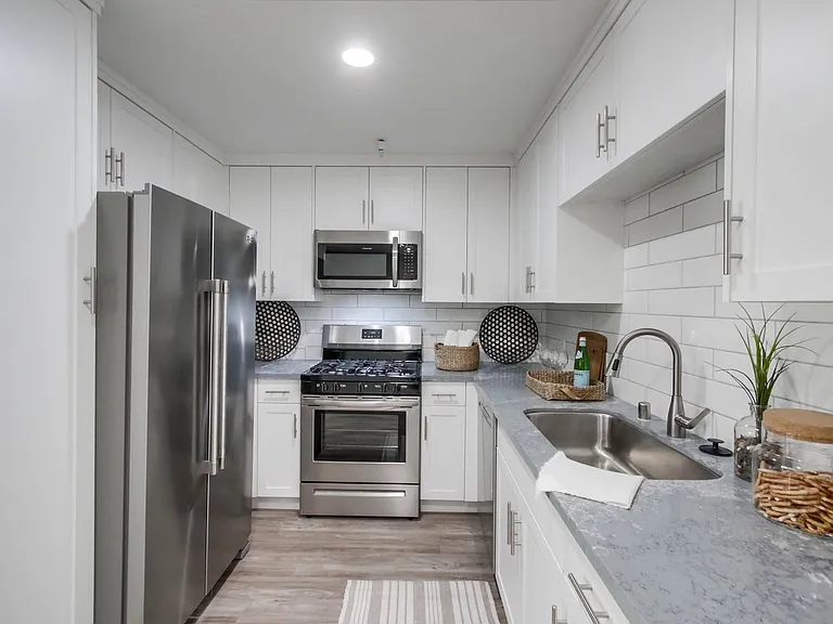 Eugene Eddy | Newly Renovated Apartment Homes — Photo 17
