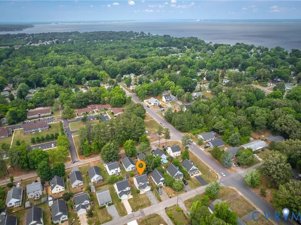 313 3rd St, Colonial Beach, VA 22443