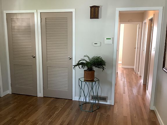 3rd image of 471 Stella Ave