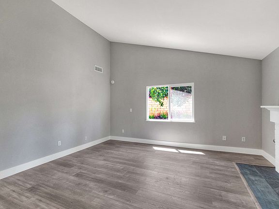3rd image of 24306 Dalgo Dr