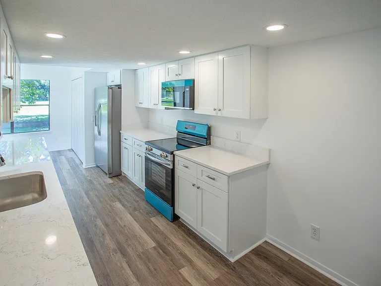 12825 Stillwood Dr — Photo 9
