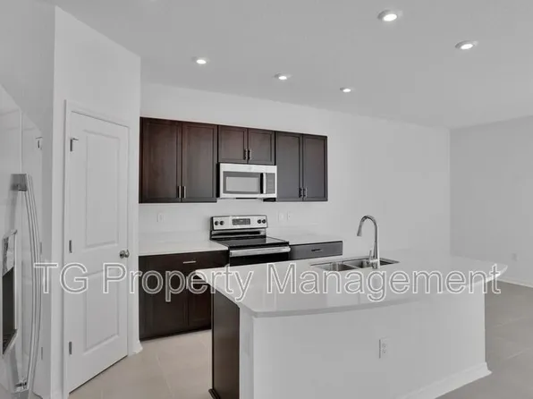 332 Anthony Dr, Jacksonville, FL 32218