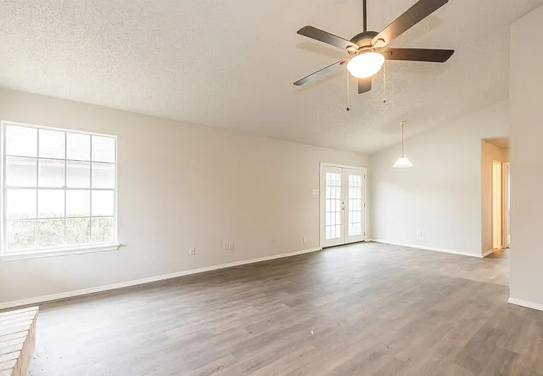 3518 Stoney Bluff St — Photo 3