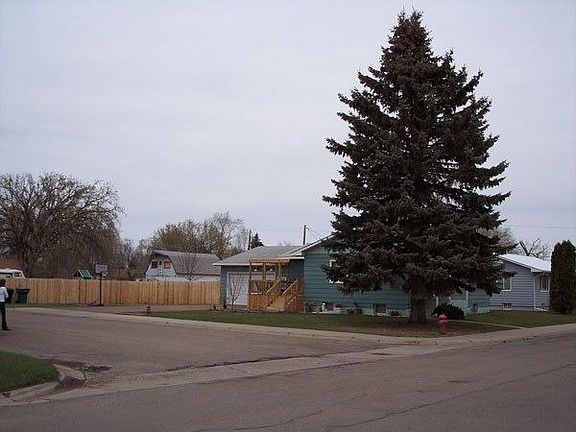 4th image of 406 6th Ave NE