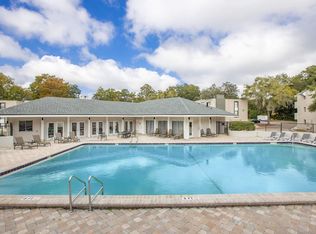 7557 Arlington Expy APT L202, Jacksonville, FL 32211