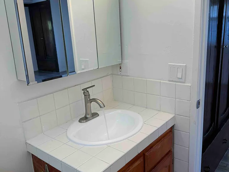 12621 Victoria Ave — Photo 19