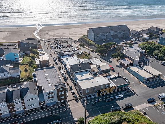 3rd image of 869 NW Beach Dr #4