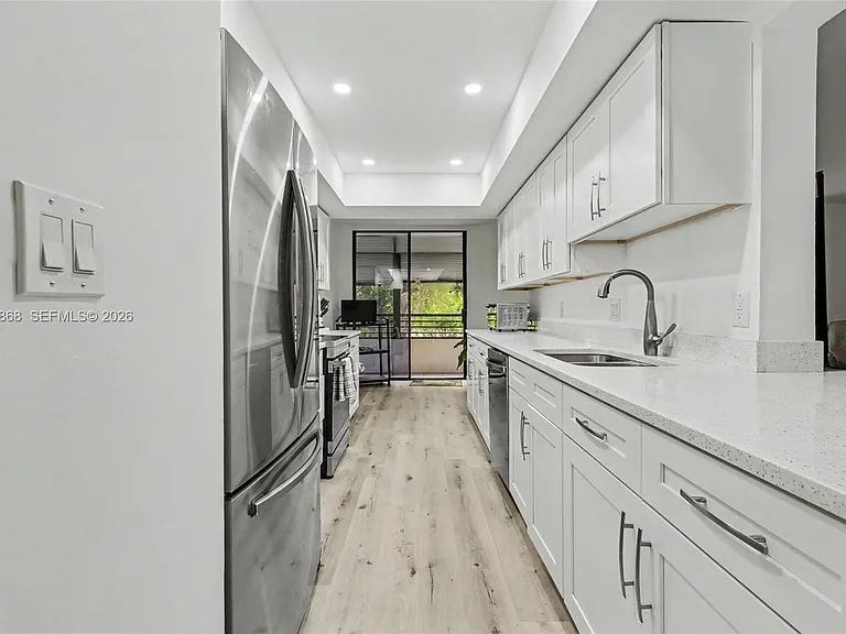 1410 Sheridan St #12I — Photo 4
