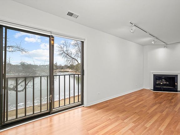 3rd image of 3 The Court Of Harborside APT 201